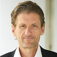 Dr Andreas Hauser